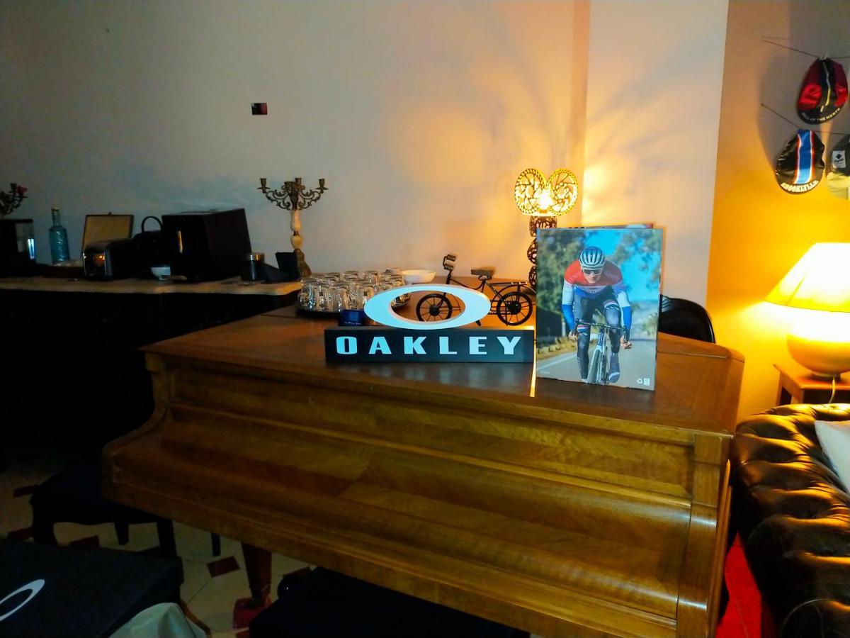 La Maison Bleue De รูแบ ภายนอก รูปภาพ