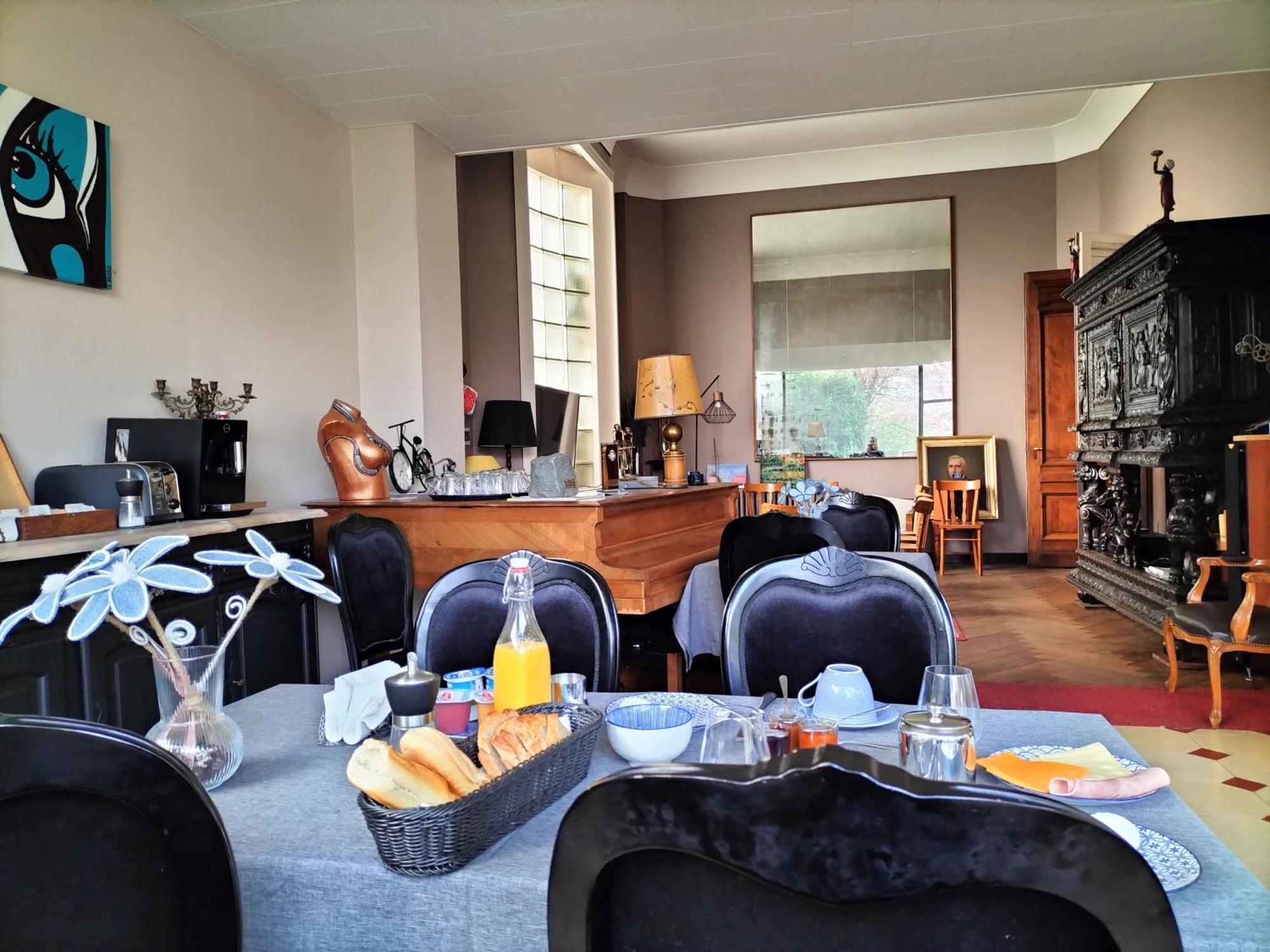 La Maison Bleue De รูแบ ภายนอก รูปภาพ